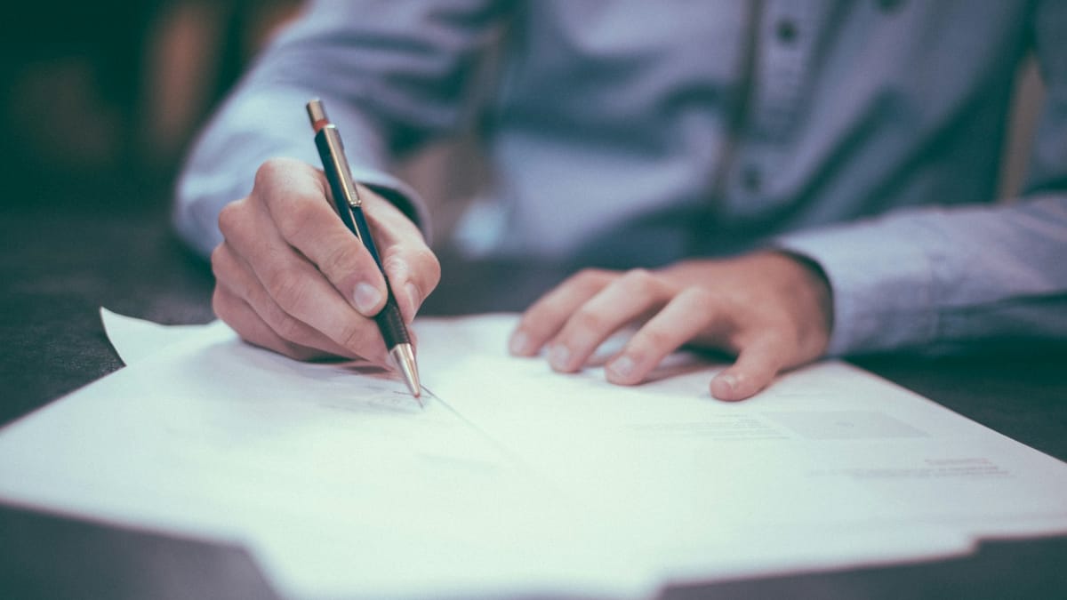 Zonder dit gaat je AI-uitrol mis: de governance-checklist die elke manager in 2026 nodig heeft